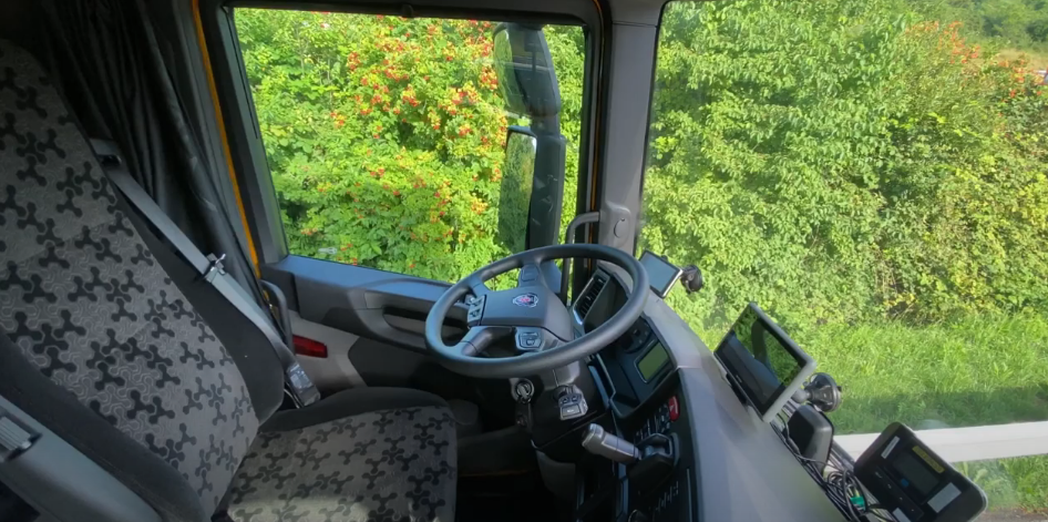 Тягач Scania S450